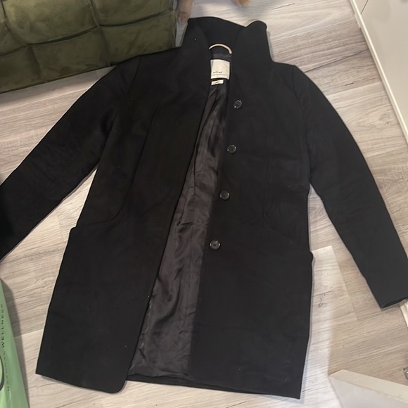 Wilfred Aritzia Coat with Virgin Wool and Cashmere - Picture 2 of 3